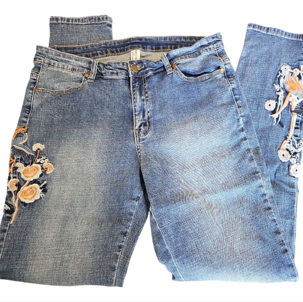 Tempo Paris Denim Embroidered Skinney Blue Jeans